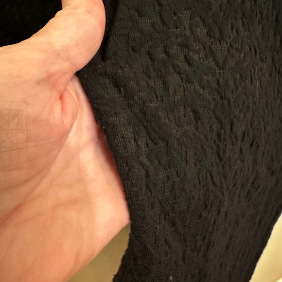 Ann Taylor LOFT Women’s Jacquard Textured Minimalist Capsule Short Sleeve Top - Picture 4 of 6